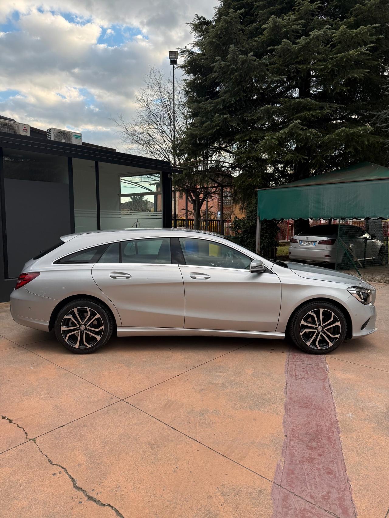 Mercedes-benz CLA 180 d S.W. Automatic Premium - Shooting Brake