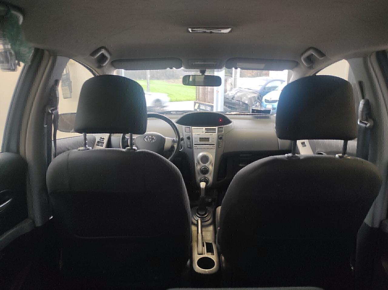 Toyota Yaris 1.0 5 porte Sol