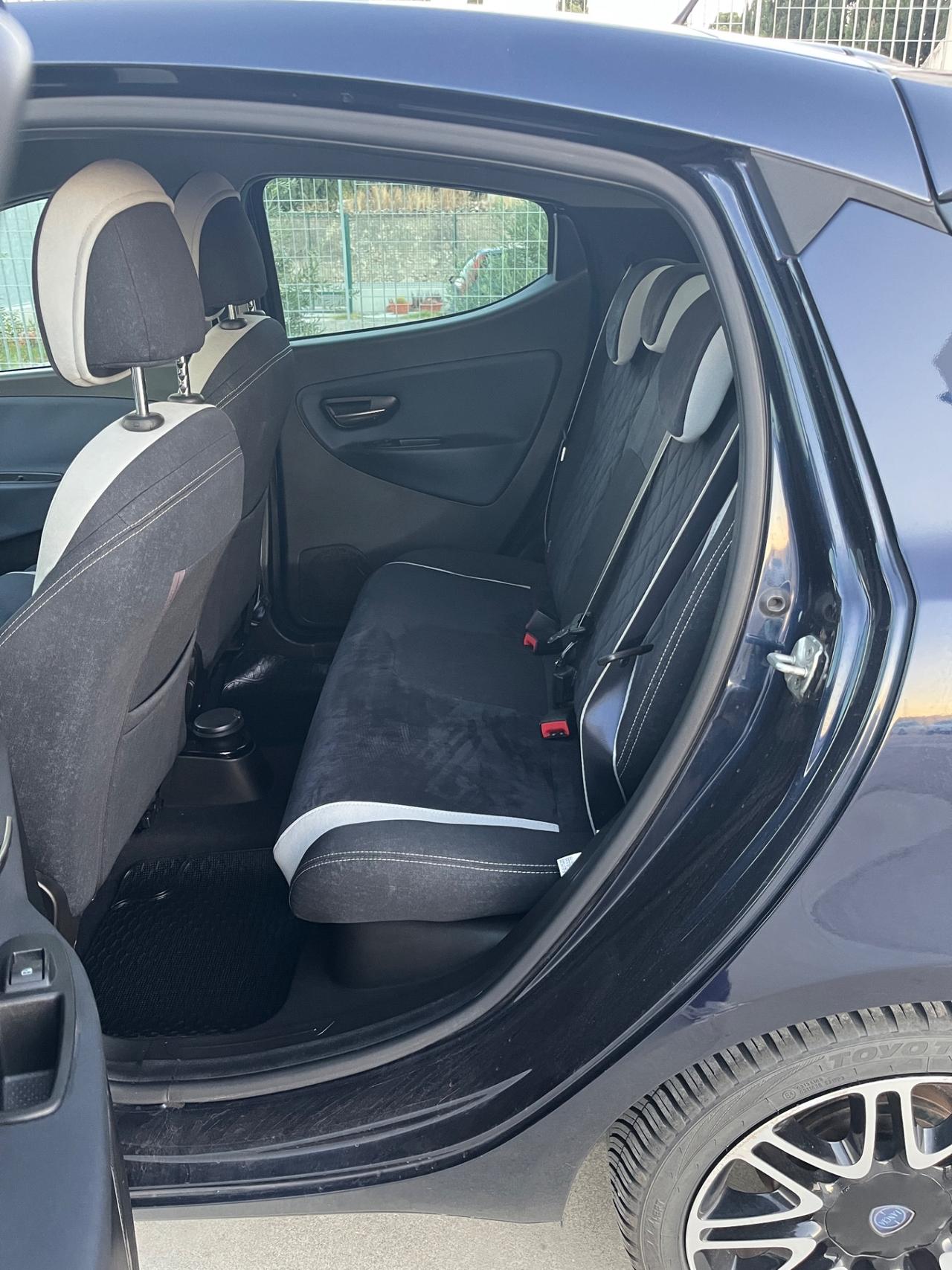 Lancia Ypsilon 1.2 69 CV 5 porte Mya