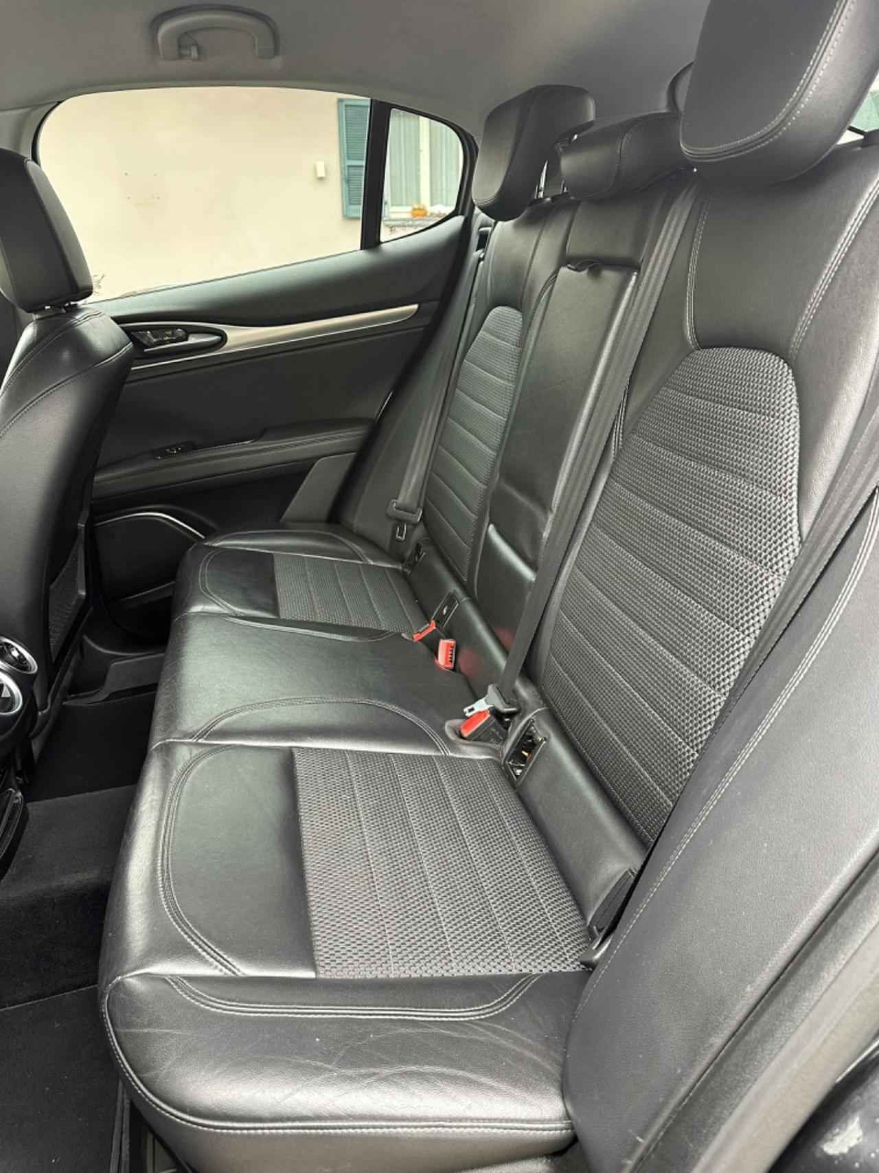 Alfa Romeo STELVIO 2.2d AT8 Q4 SUPER FULLOPT UNICOPR