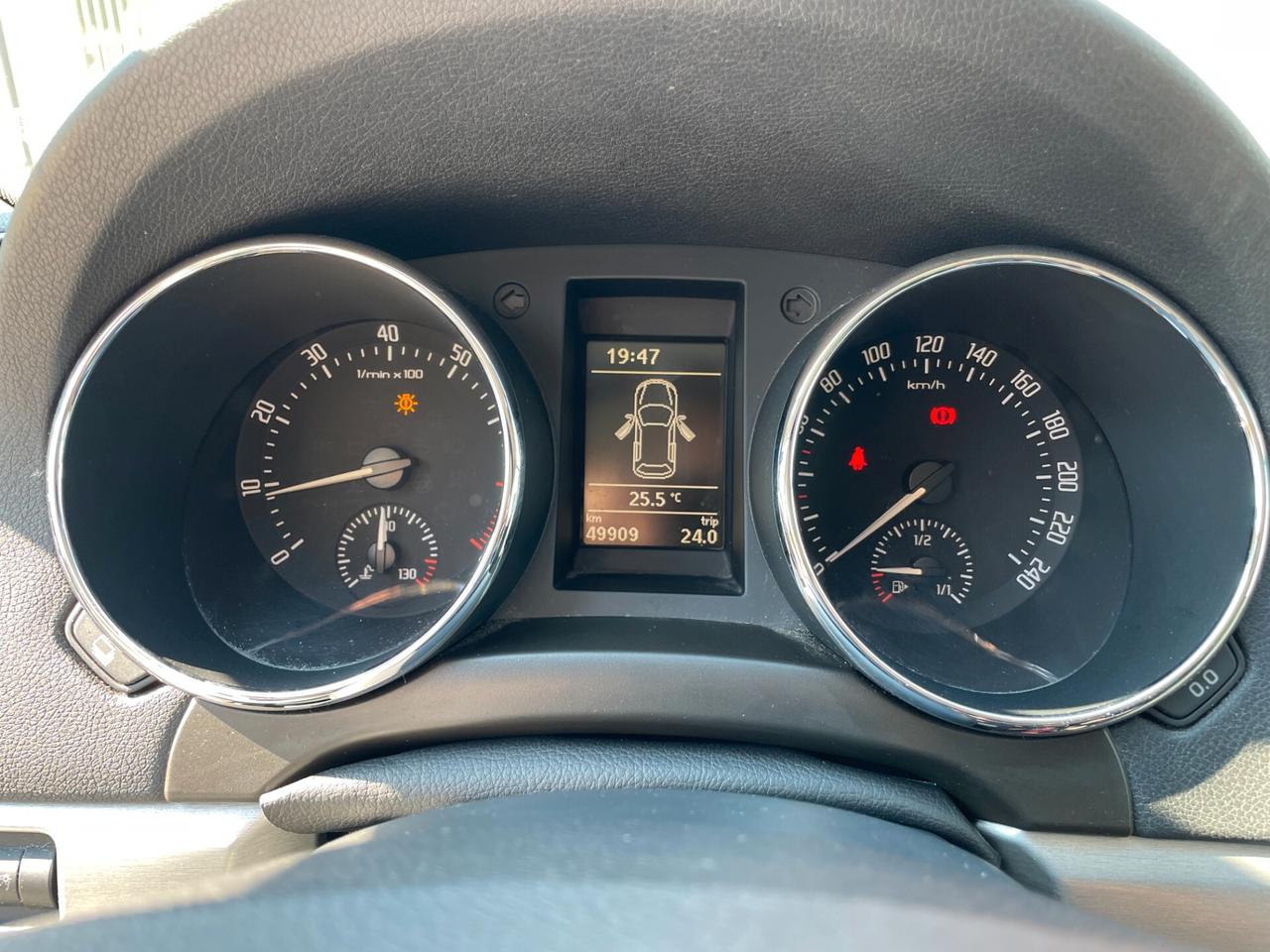 Skoda Yeti 2009 1.2 tsi EXPERIENCE(adventure)+XENON+PDC