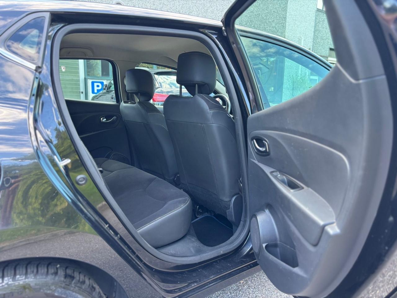 Renault Clio 1.2 75 CV 5 porte Duel
