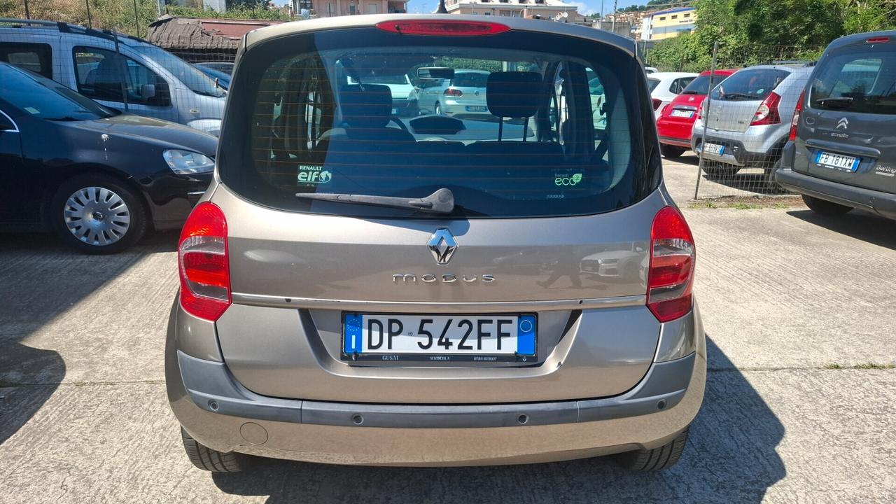 RENAULT Modus 1.2 16V Dynamique