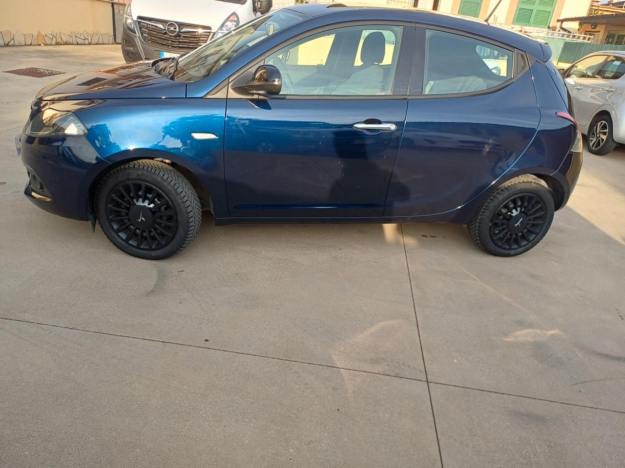 Lancia Ypsilon 1.0 (prezzo reale)