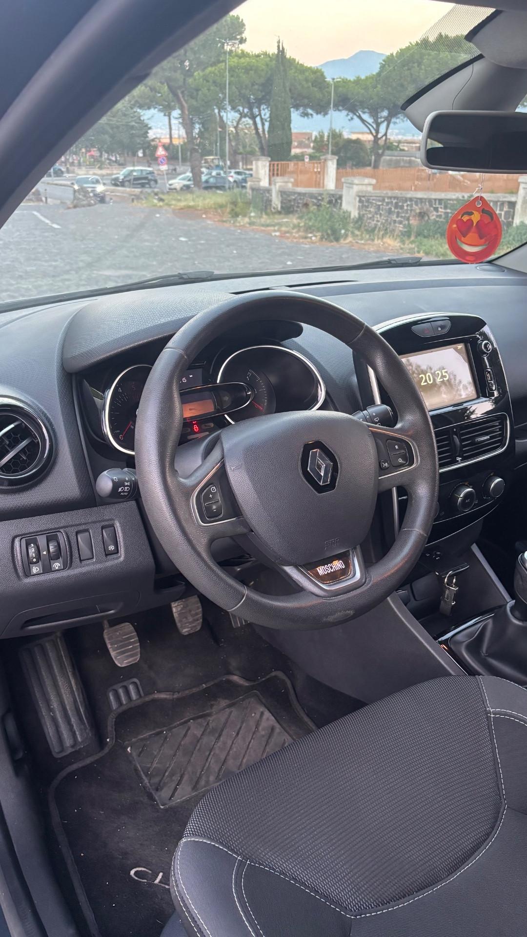 Renault Clio dCi 8V 75 CV 5 porte Moschino Life