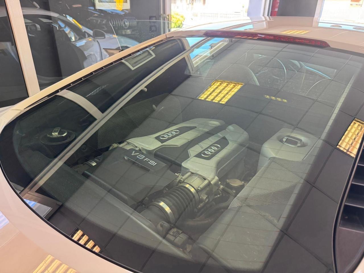 Audi R8 4.2 V8 FSI quattro R tronic