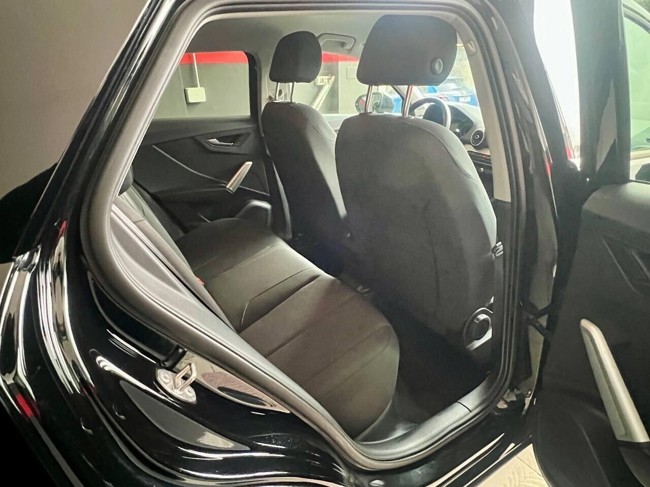 Audi Q2 35 TDI S tronic Business