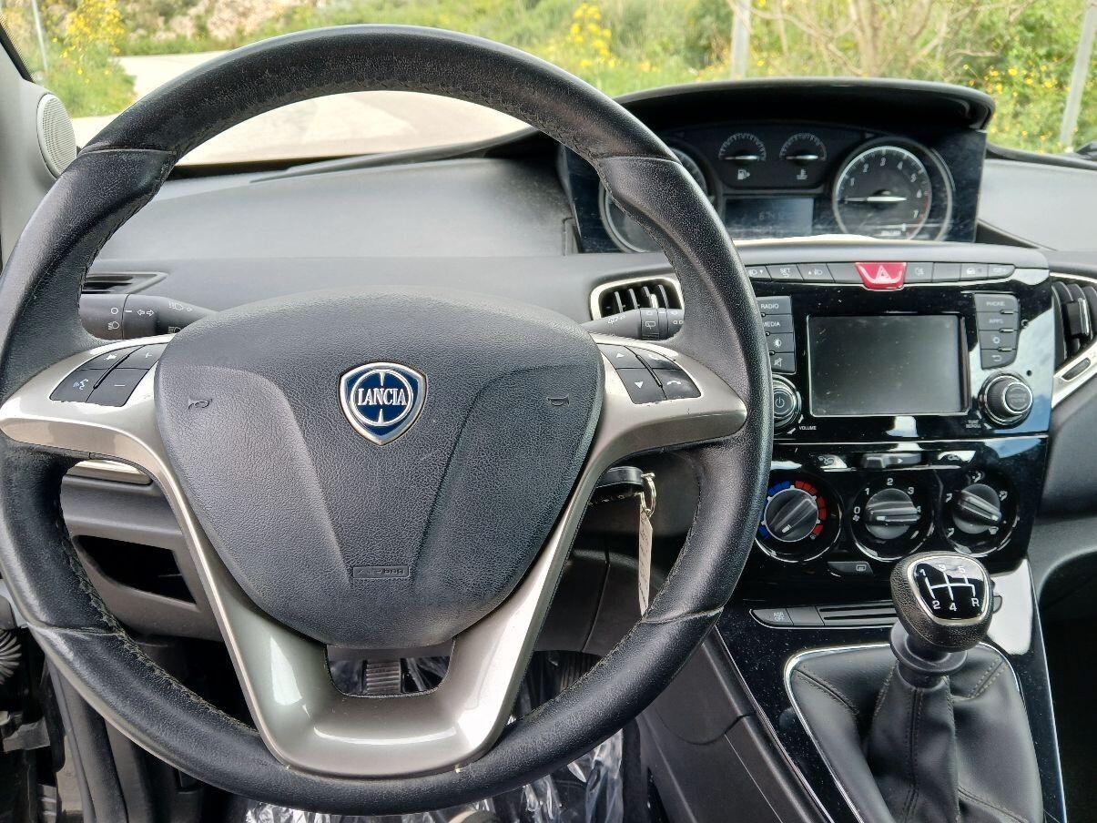 Lancia Ypsilon 1.2 Gold 5 Posti