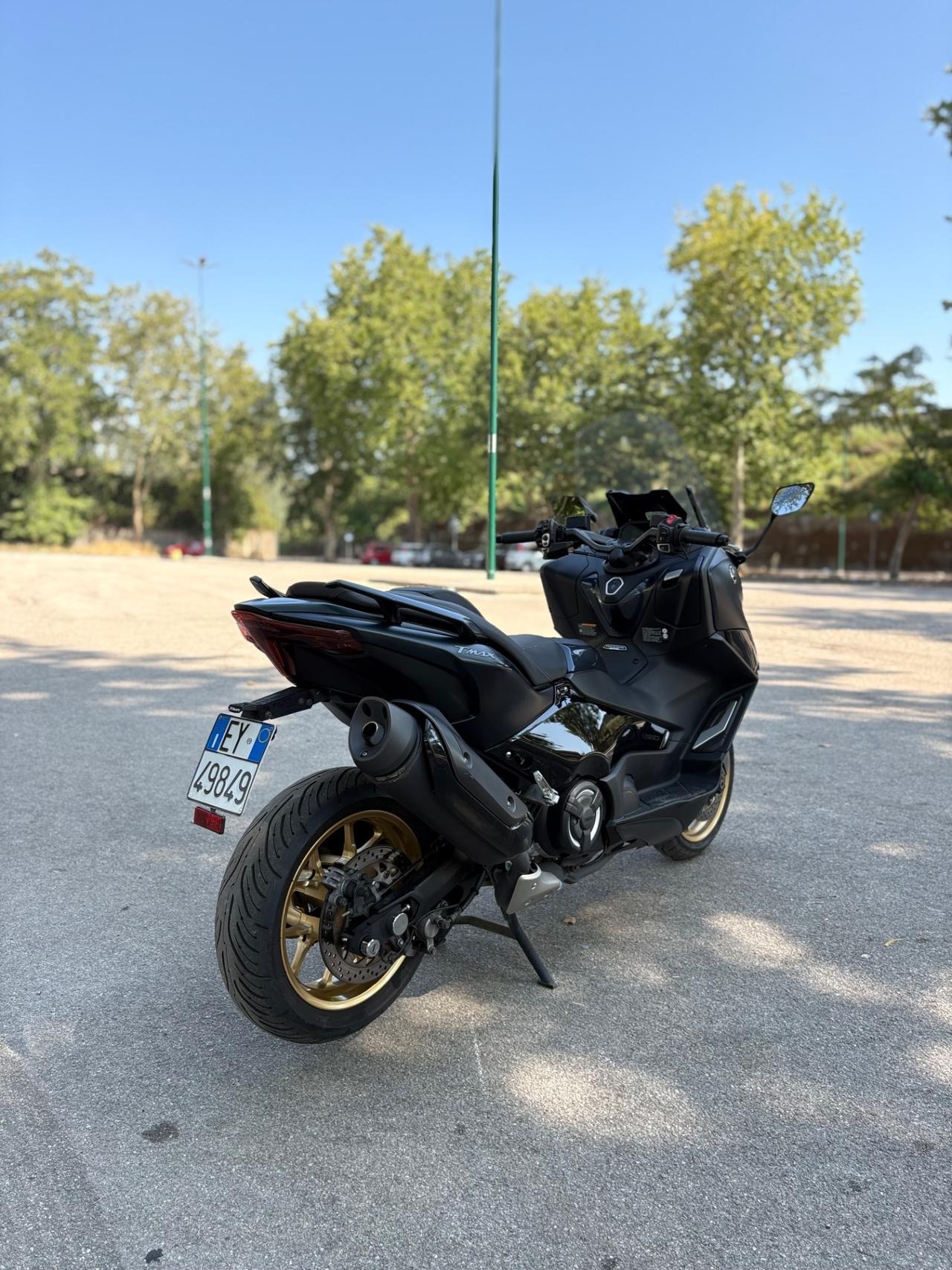 Yamaha T Max 560 cc Tech Max SUPER ACCESSORIATO