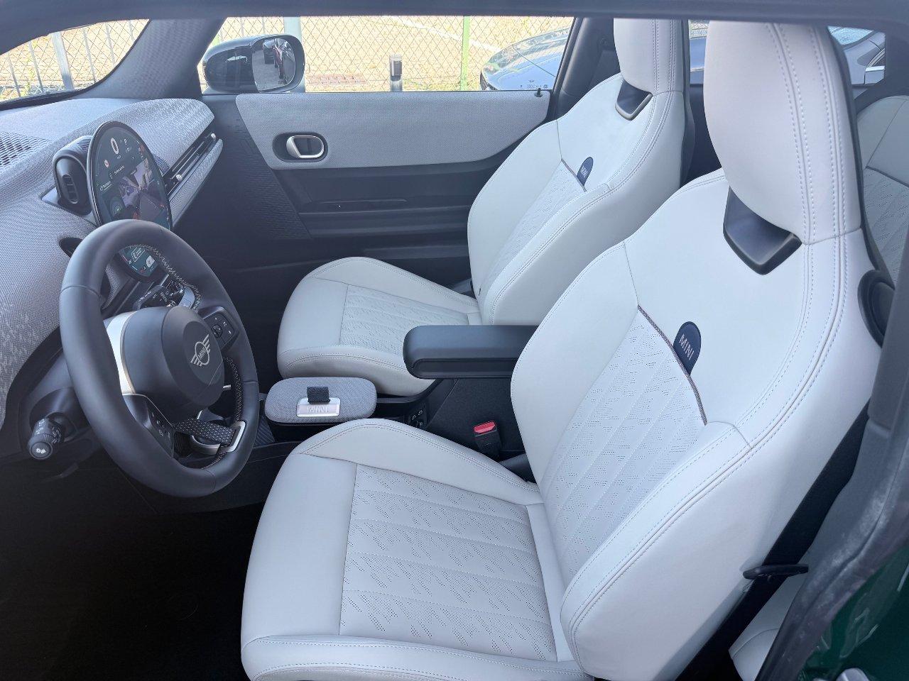 Mini Cooper 3 Porte C Favoured 1.5 Auto