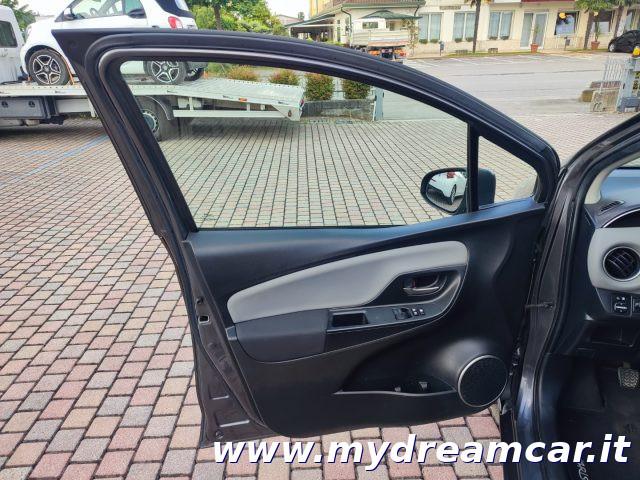 TOYOTA Yaris 1.0 5 porte Active