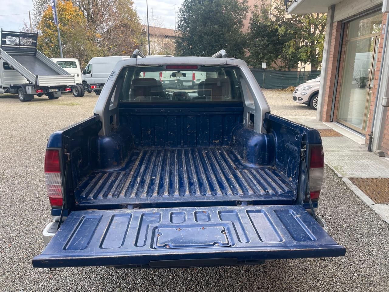 Nissan Navara 2.5 td doppia cabina