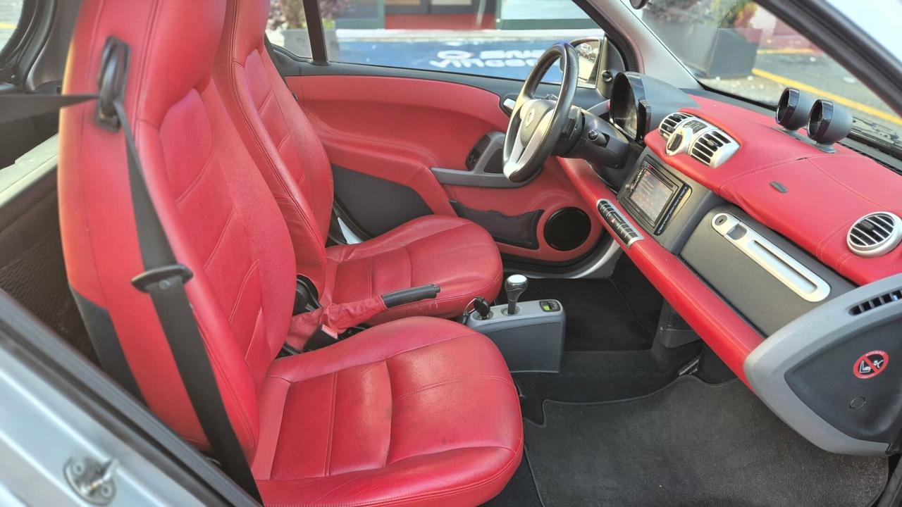 Smart ForTwo 52 kW MHD coupé White Tailor Made