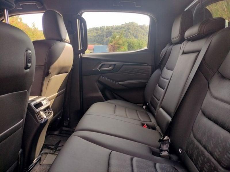 Isuzu D-Max N60 D-Max N60 1.9 aut. Crew Nitro Sport Cab + HardTop!!