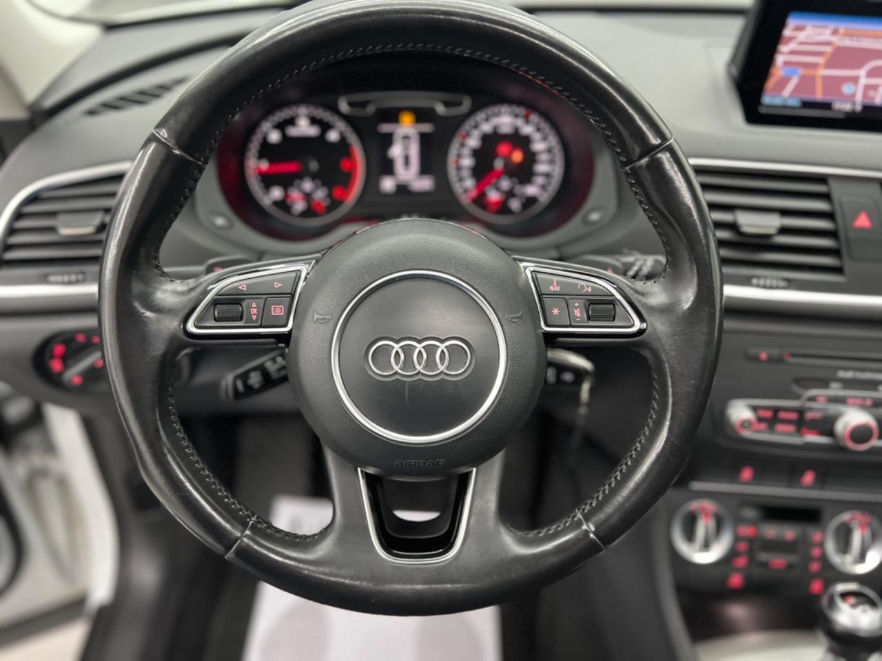 Audi Q3 2.0 TDI quattro S tronic Business Plus 12-2014