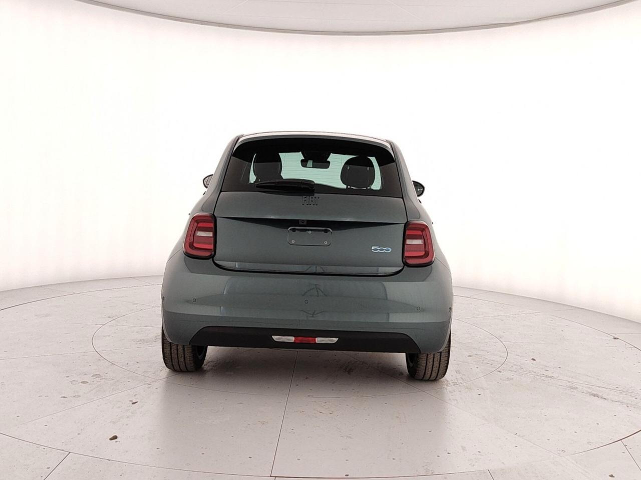 Fiat 500 500e Berlina 42 kWh Giorgio Armani