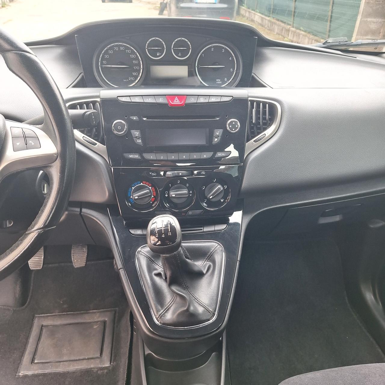 LANCIA YPSILON GARANZIA 12 MESI