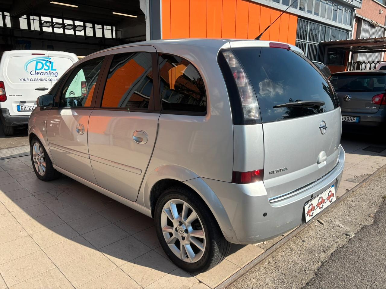 Opel Meriva 1.4 16V Cosmo adatto a neopatentati