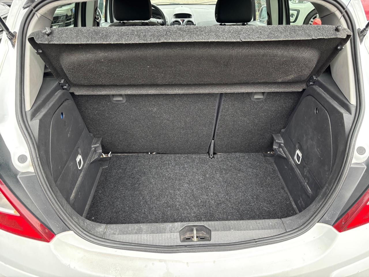 Opel Corsa 1.2 80CV 5porte GPL-TECH Edition