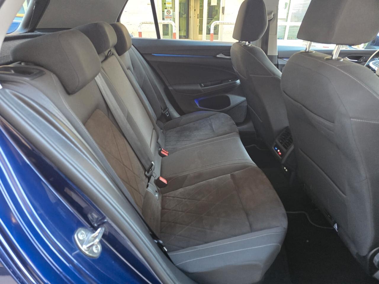 Volkswagen Golf VIII 2.0 TDI 150 cv DSG Style