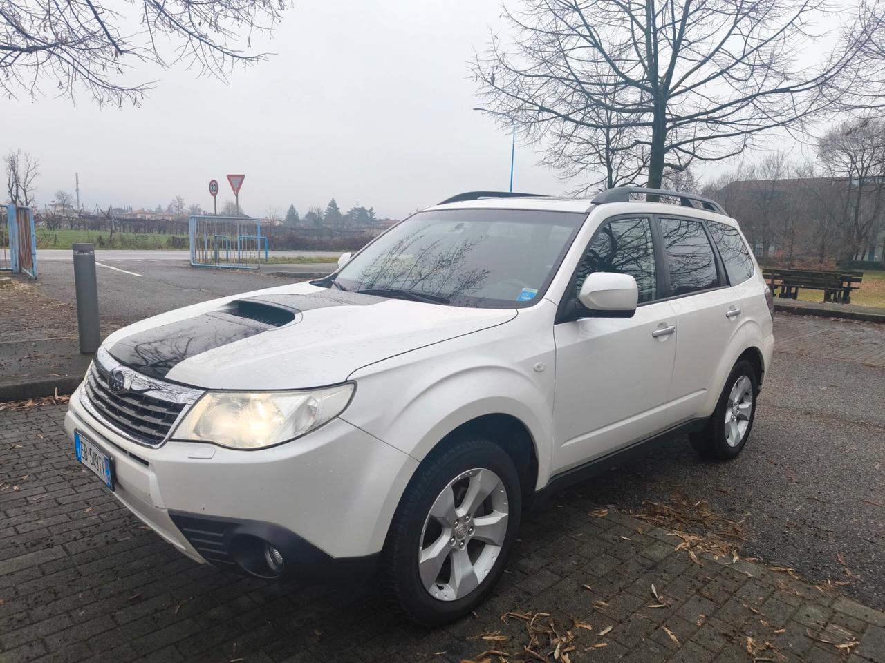 SUBARU FORESTER 2,0 4X4 DIESEL-GANCIO DI TRAINO