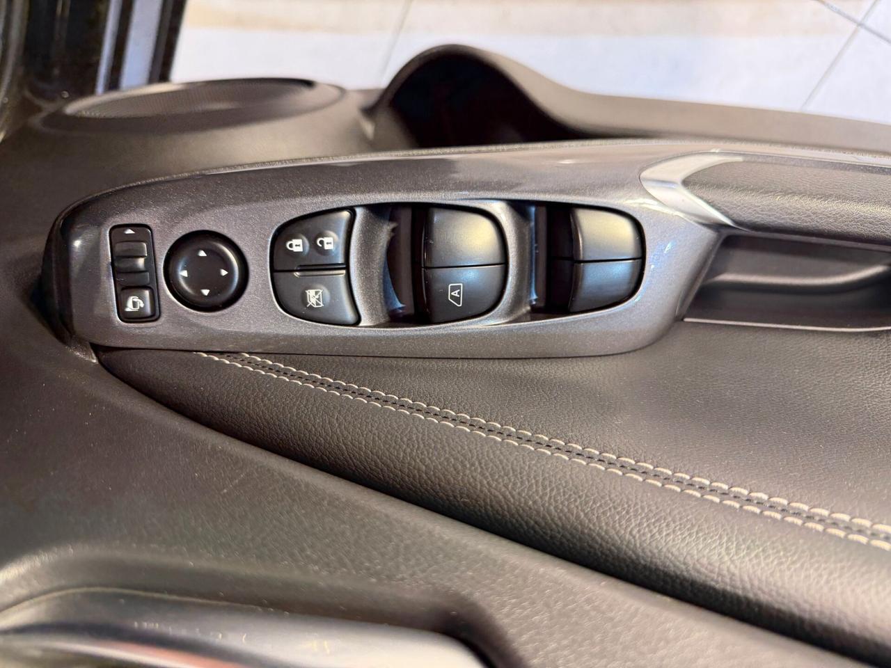 Nissan Juke 1.0 DIG-T 114 CV N-Connecta