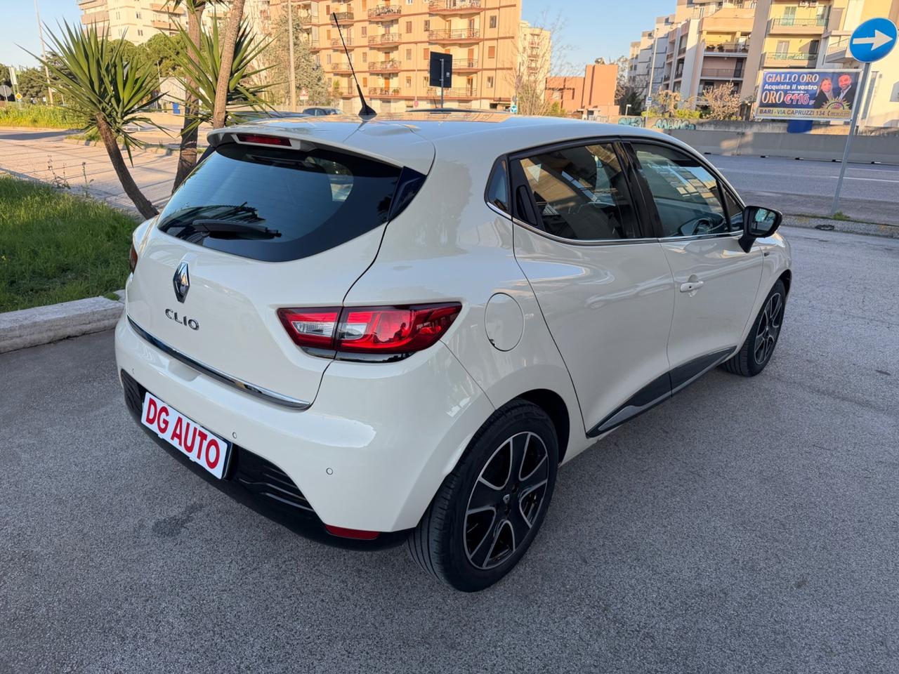 Renault Clio 1.2 benzina 75 cv 2015 navi retroc