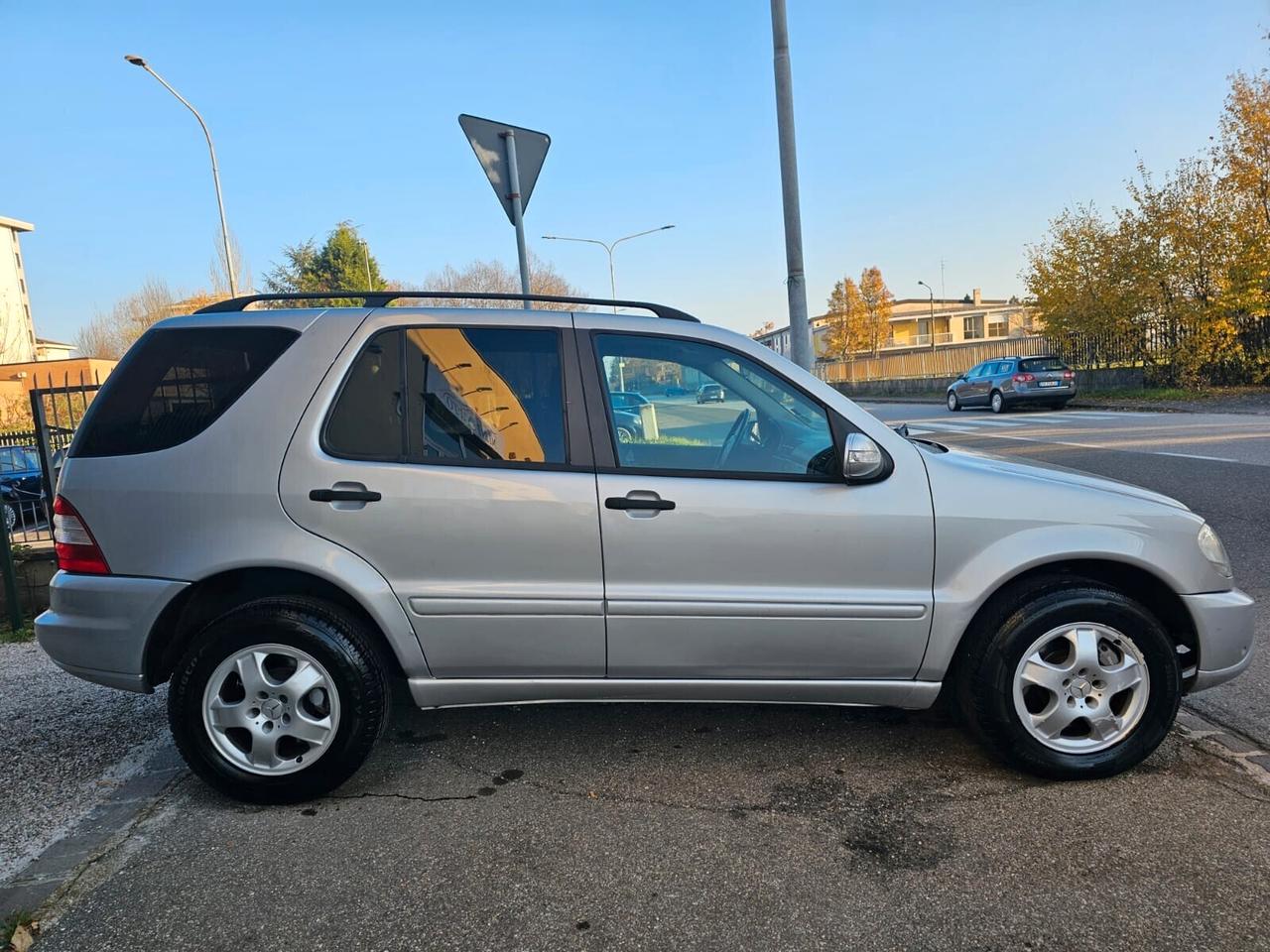 Mercedes-benz ML 270 CDI 163cv Aut*Pelle*Navi*PDC*