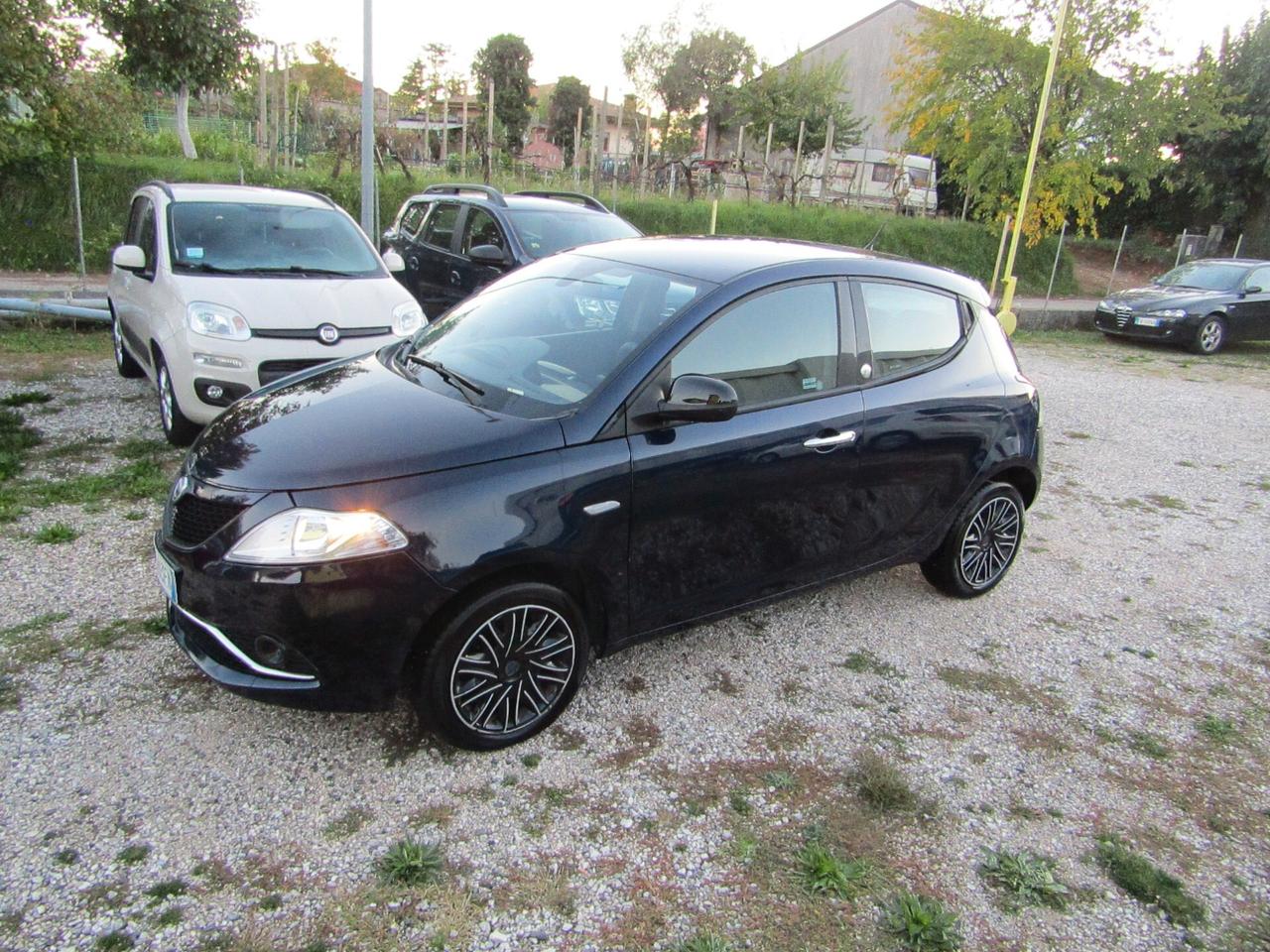 Lancia Ypsilon 1.2 5 porte Gold GPL originale