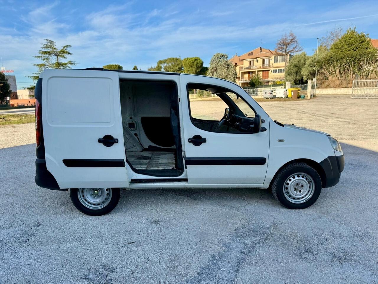 Furgone Fiat Doblò cargo 1.9 MJT 105 CV neopatentati