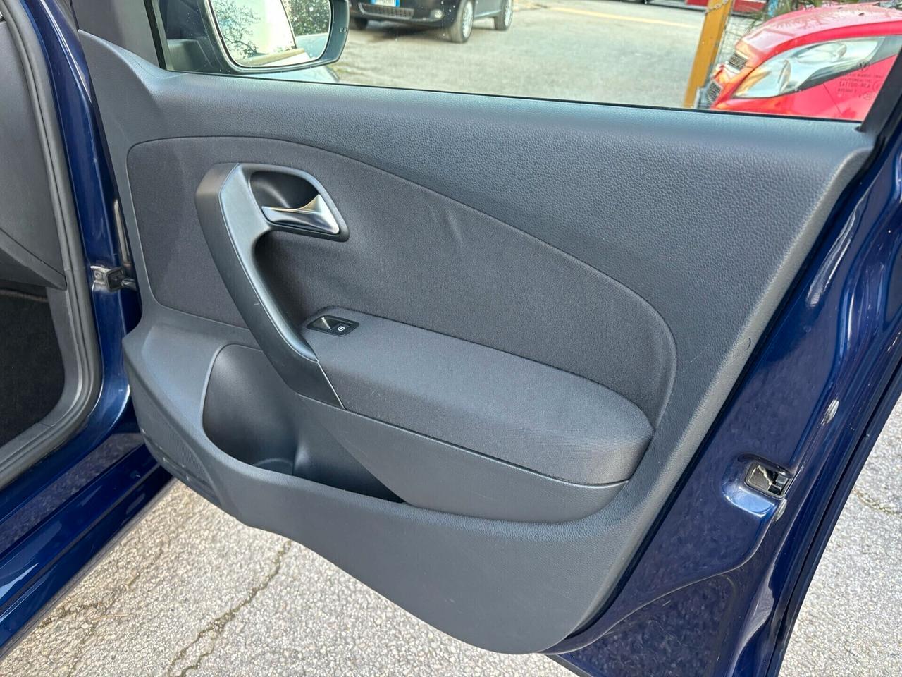Volkswagen Polo 1.6 TDI DPF 5 porte OK Neopatentati