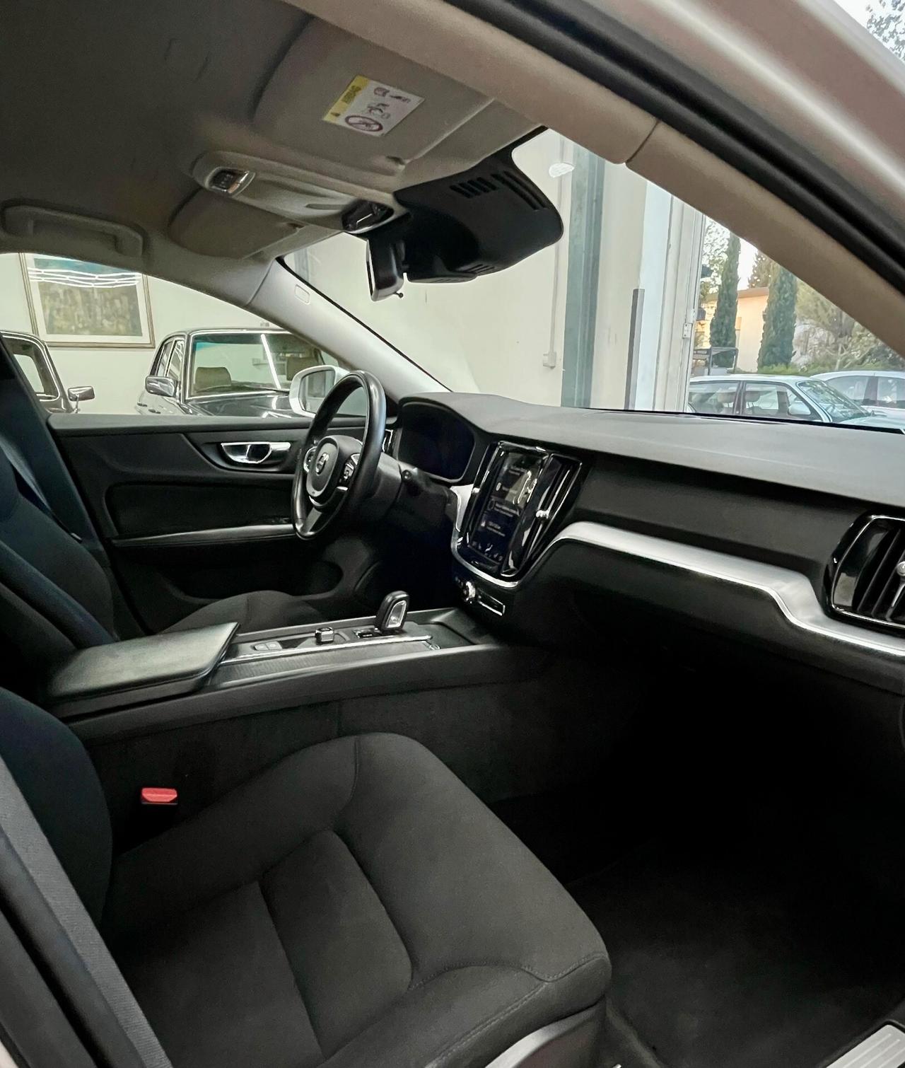 Volvo V60 B4 2.0d IVA ESPOSTA TAGLIANDI UFFICIALI VOLVO