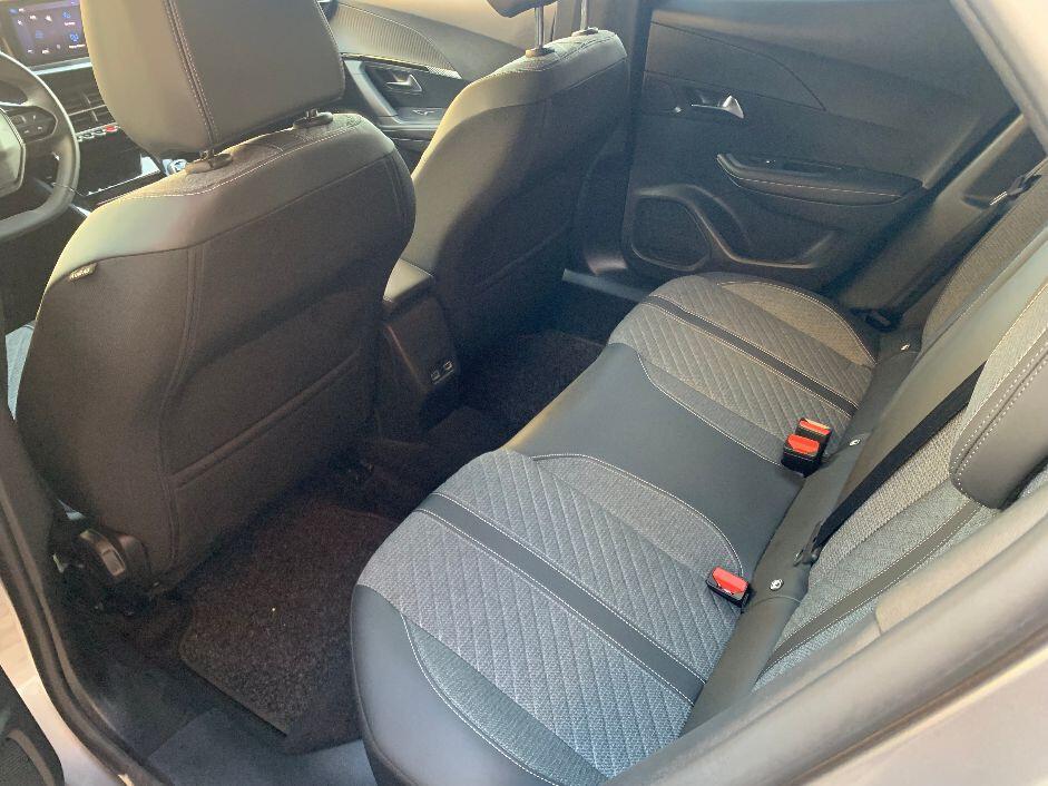 Peugeot 2008 PureTech 100 S&S Allure, SOLO KM 8.800!!!!!!!!!!!!!!