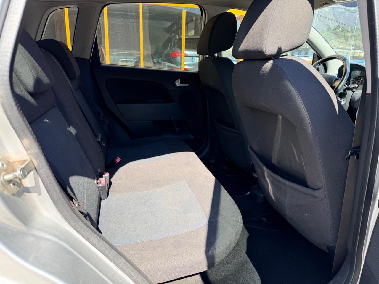 Ford Fiesta 1.4 TDCi 75cv Neopatentati