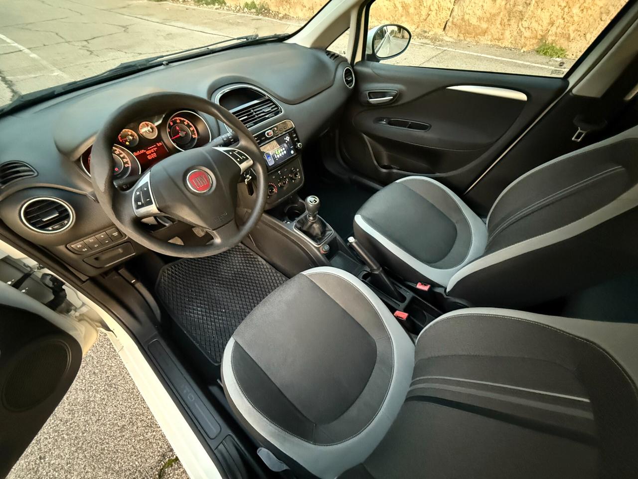 Fiat Punto LOUNGE/1.2 69 CV/CAR PLAY/5 POSTI