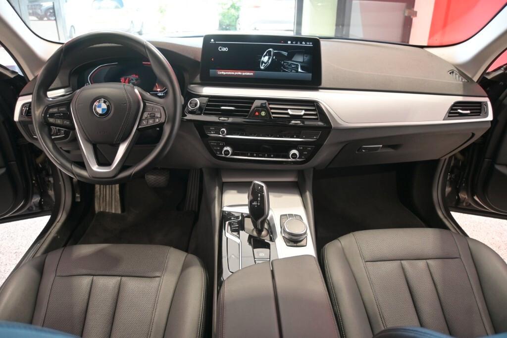 BMW 520D TOURING 190CV STEPTRONIC 48V X-DRIVE BUSINESS ( FARI LED ADATTIVI - BMW DIGITAL COCKPIT - CRUISE - NAVI - MIRROR - PARK ASSISTANT - TELECAMERA POST. )