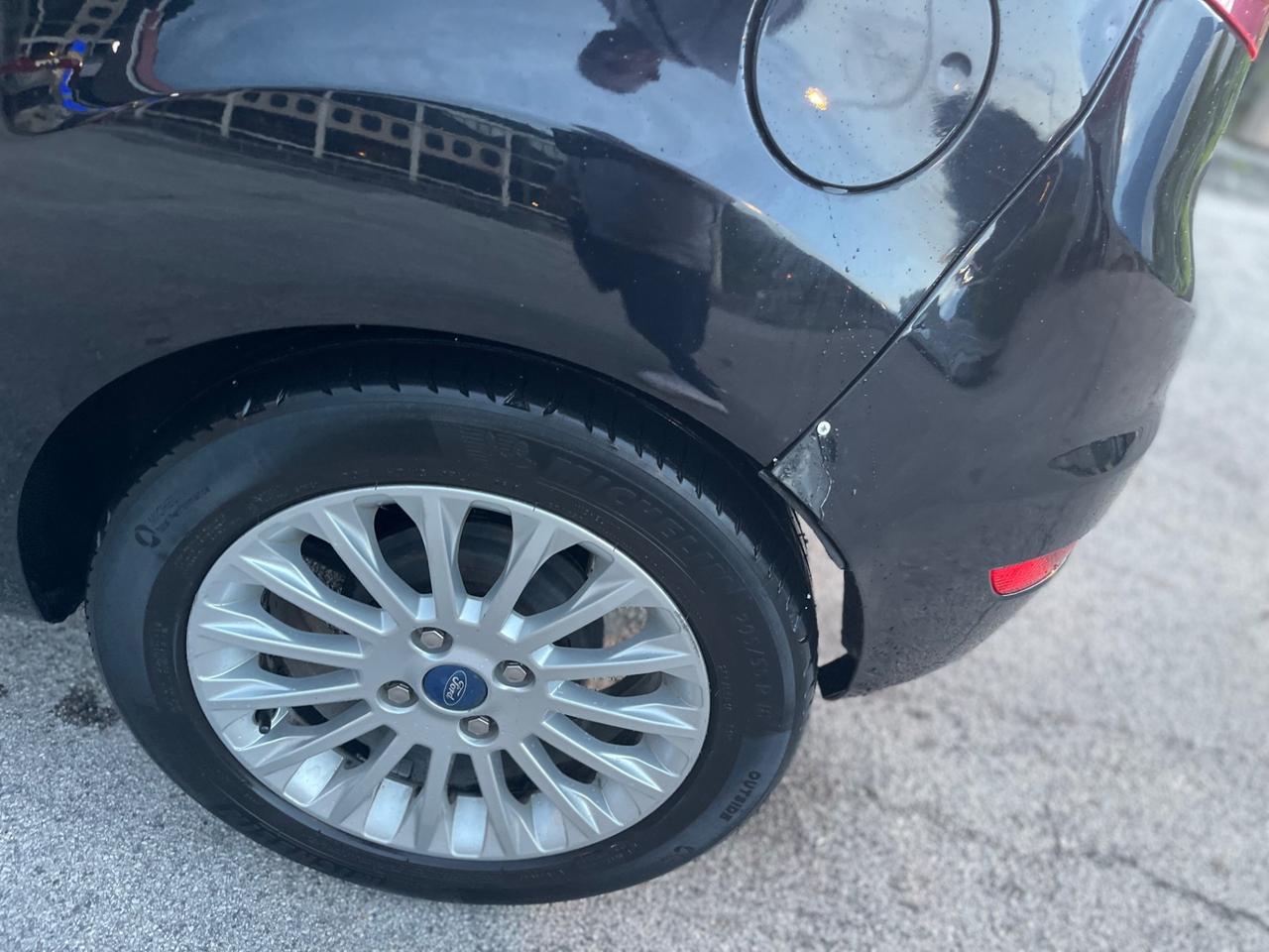Ford Fiesta 1.4 TDCi 70CV 3 porte Titanium SI NEOPATENTATI