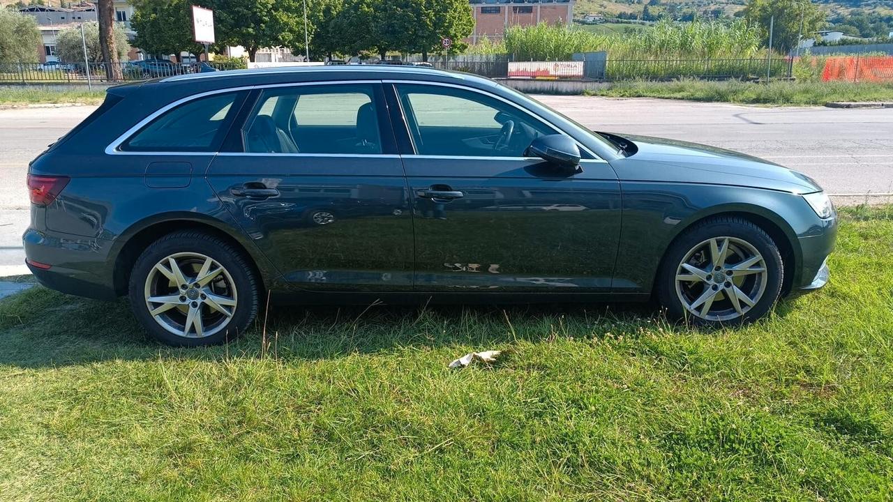 Audi A4 Avant 2.0 TDI 150 CV ultra Business Sport