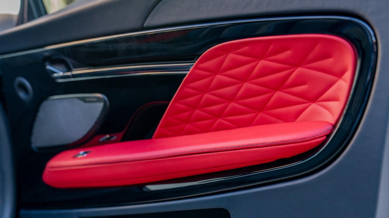 ASTON MARTIN DB12 Coupe 4.0 V8 auto