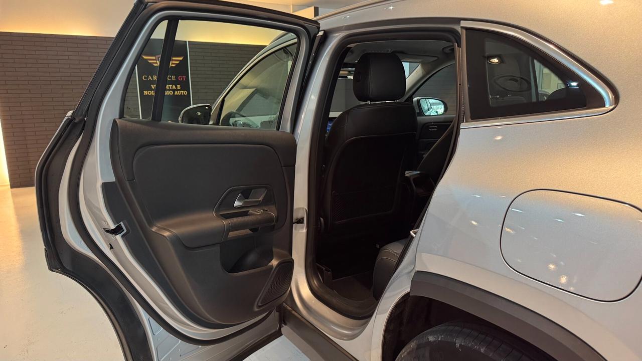 MERCEDES-BENZ GLA 180d Advanced - 2024