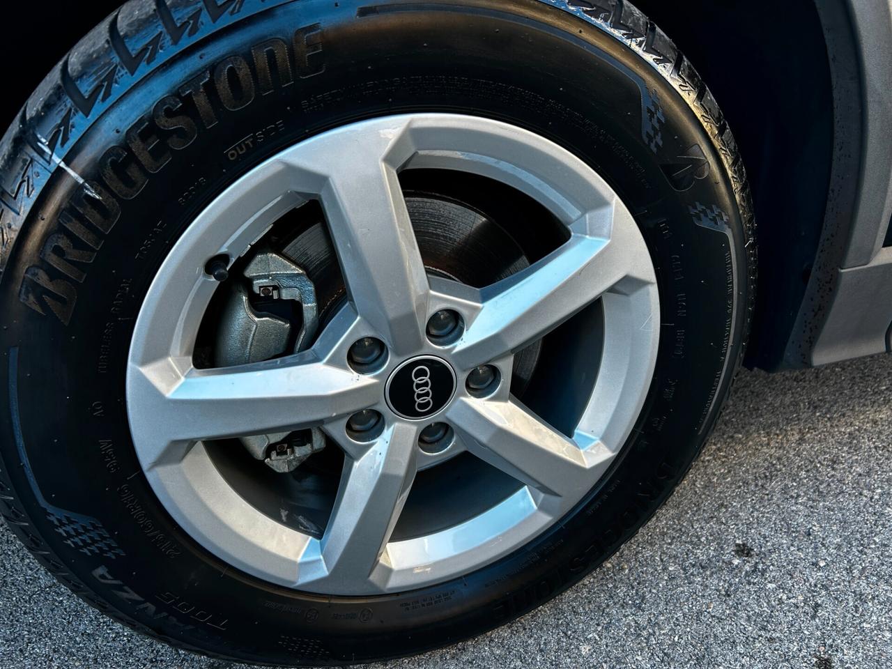 Audi Q2 30 TFSI Business 2021