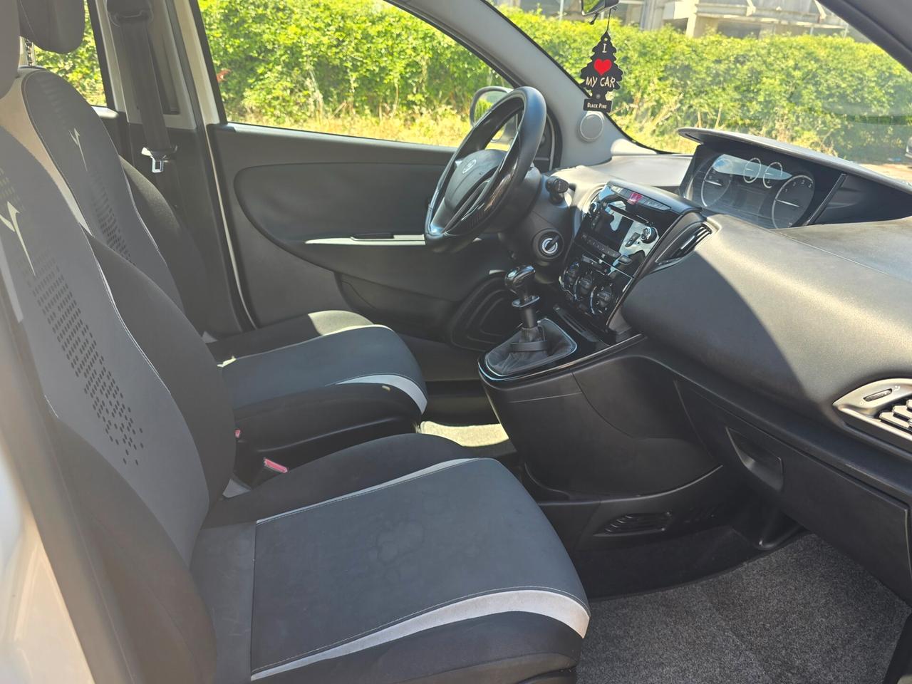 Lancia Ypsilon 1.2 69 CV 5 porte GPL Ecochic Platinum