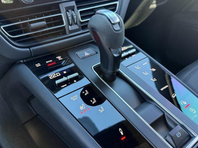 PORSCHE Macan 2.0 T IVA ESPOSTA