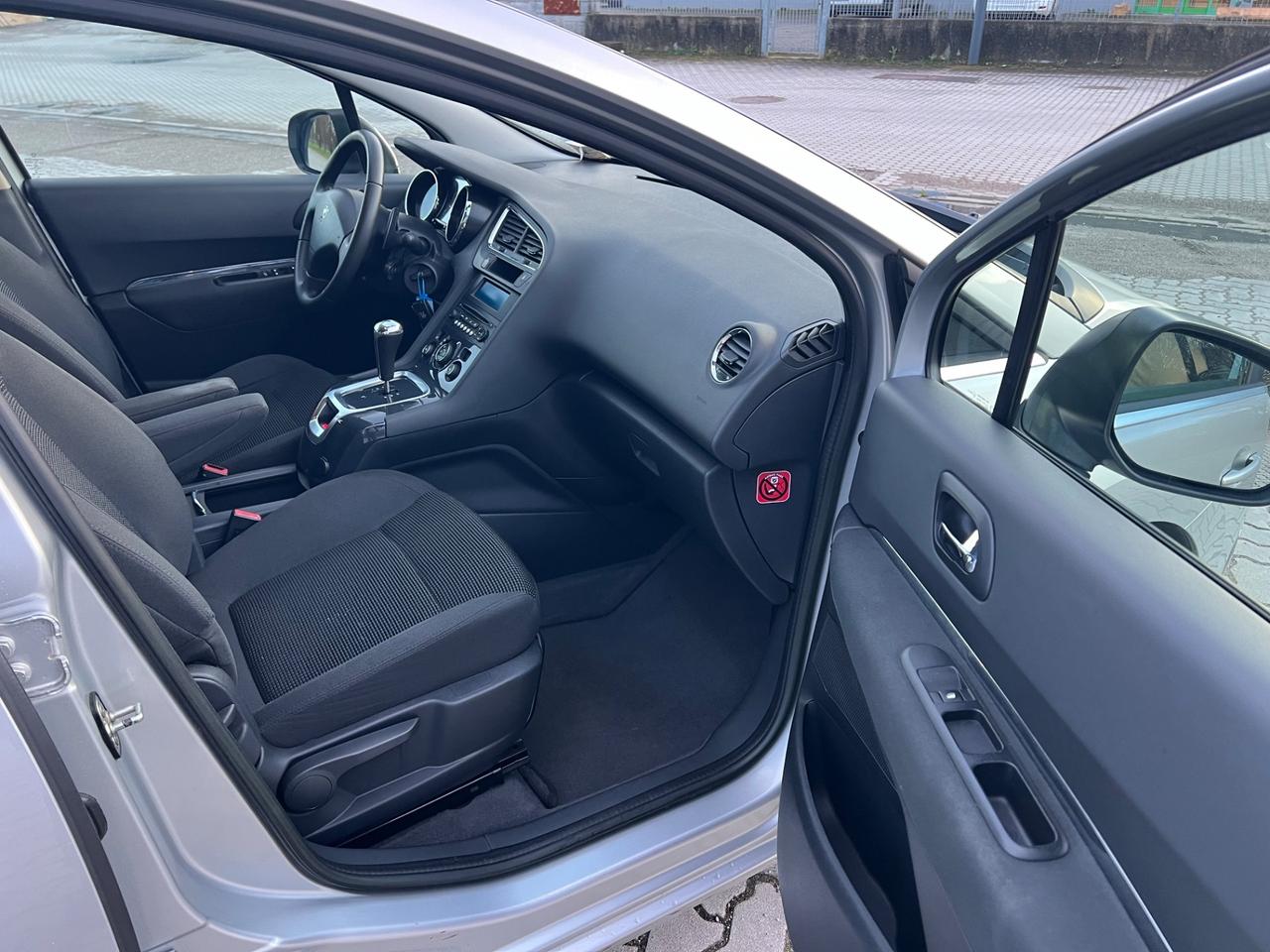 Peugeot 5008 1.6 HDi 115CV Allure