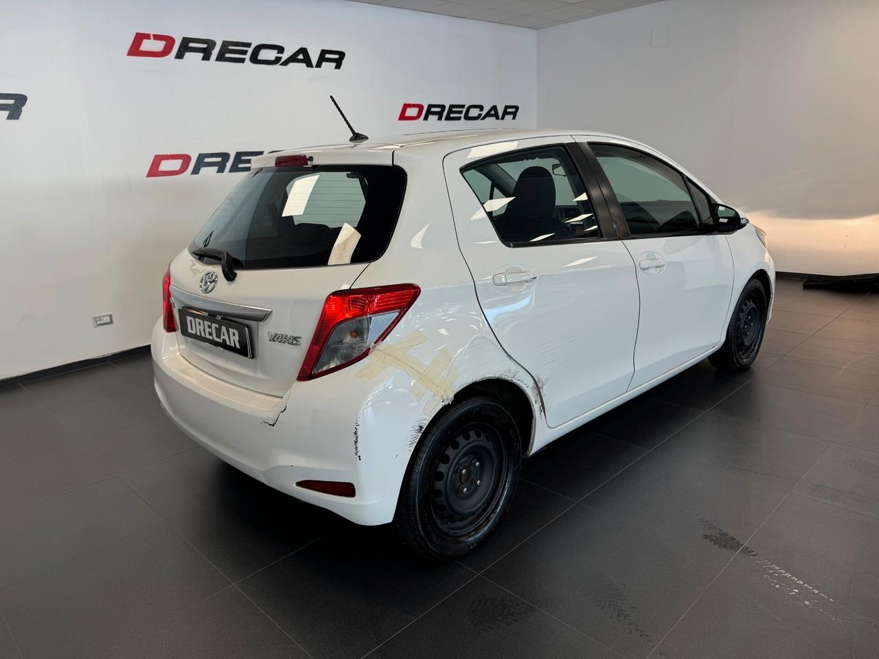 Toyota Yaris 1.4 D-4D 5 porte MECCANICA OK CARROZZERIA DA RIVEDERE