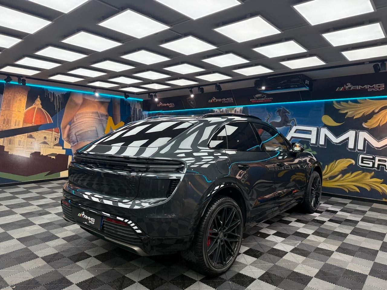 Porsche Macan EV Turbo (595)