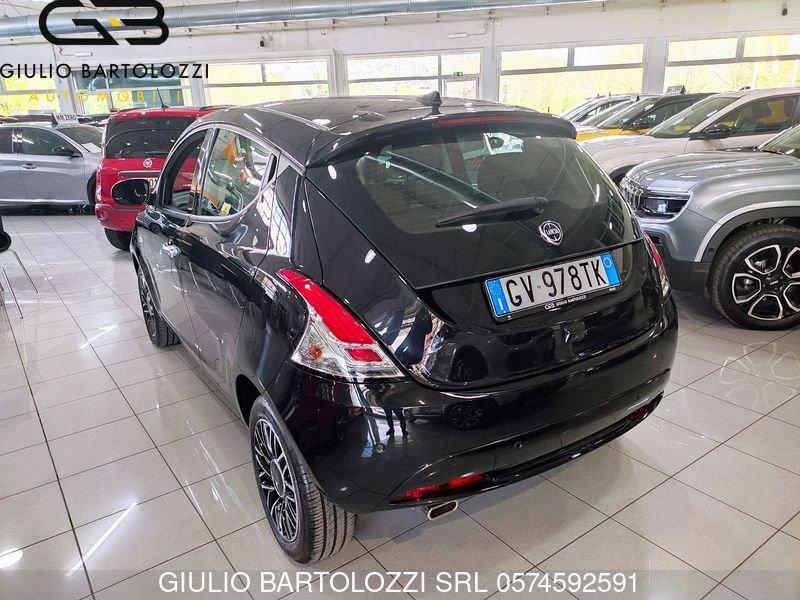 Lancia Ypsilon 1.0 FireFly 5 porte S&S Hybrid Platino
