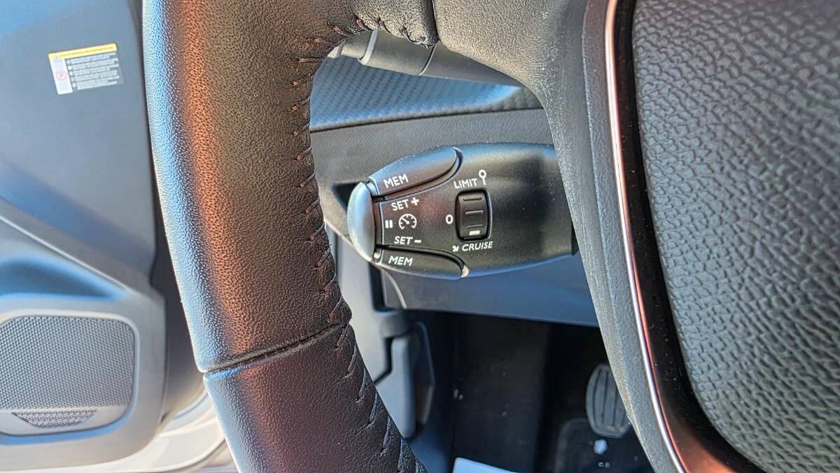 Peugeot 2008 1.2 puretech Allure s&s 100cv