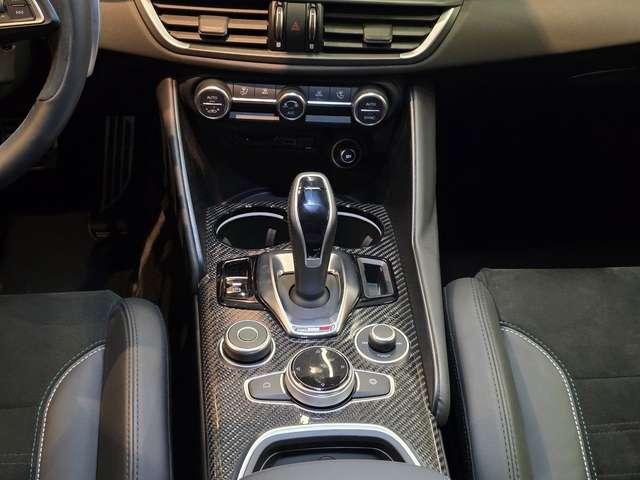 Alfa Romeo Giulia 2.9 V6 Quadrifoglio 510cv auto