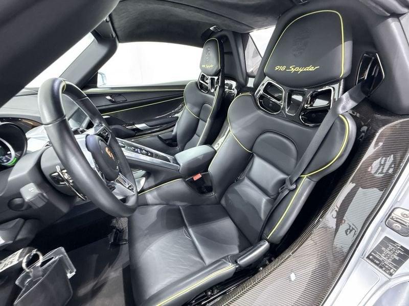 Porsche 918 Spyder - Weissach Package